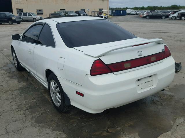 1HGCG22531A020995 - 2001 HONDA ACCORD EX WHITE photo 3