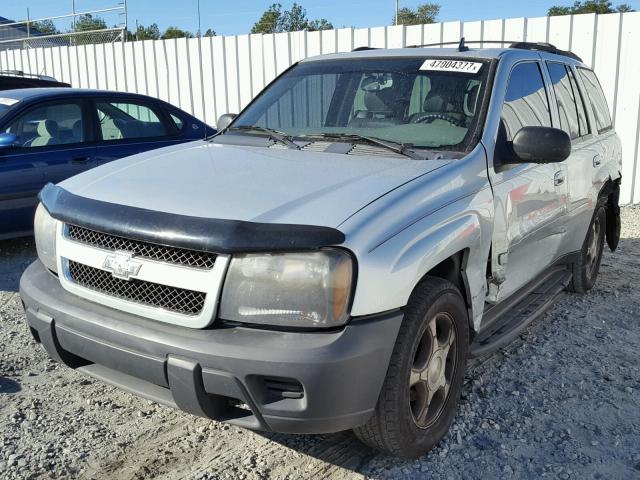 1GNDS13SX82161235 - 2008 CHEVROLET TRAILBLAZE SILVER photo 2