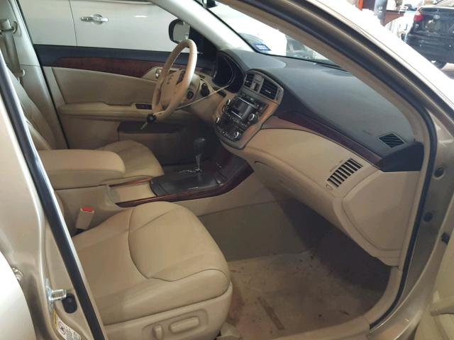 4T1BK3DB1BU421636 - 2011 TOYOTA AVALON BAS Złoty zdjęcie 5