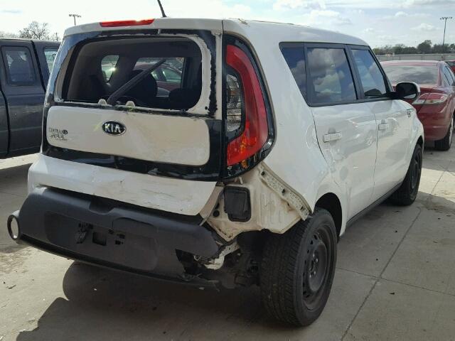 KNDJN2A29F7774801 - 2015 KIA SOUL WHITE photo 4