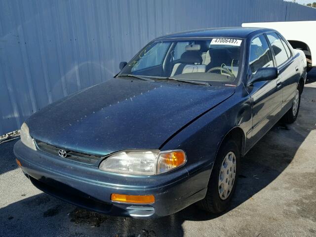 4T1BG12K5TU920420 - 1996 TOYOTA CAMRY DX GREEN photo 2