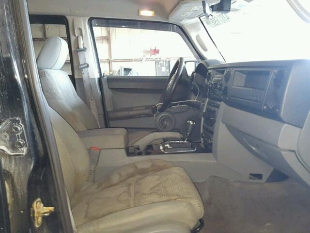 1J8HG48N16C189117 - 2006 JEEP COMMANDER BLACK photo 5