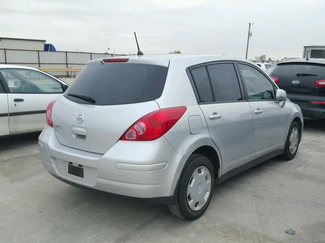 3N1BC13E48L353601 - 2008 NISSAN VERSA S GRAY photo 4