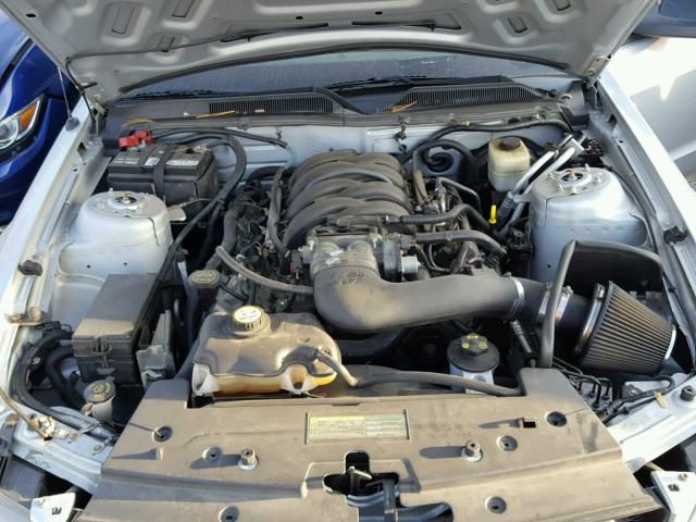 1ZVFT82H475305675 - 2007 FORD MUSTANG GT SILVER photo 7