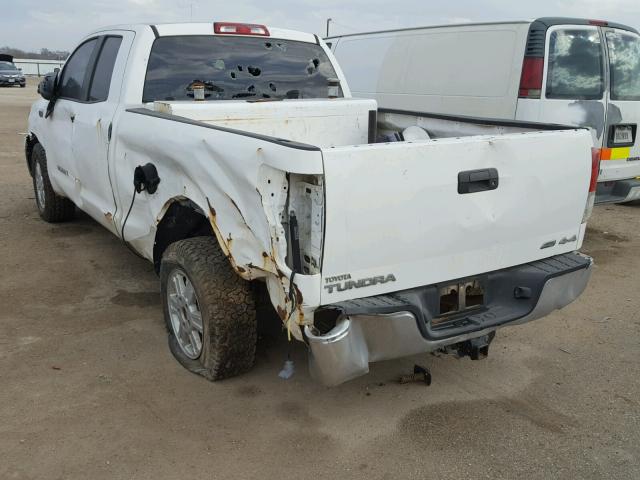 5TFUW5F14BX202668 - 2011 TOYOTA TUNDRA DOU WHITE photo 3