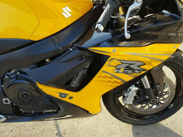 JS1GR7MA8C2101967 - 2012 SUZUKI GSX750 YELLOW photo 9