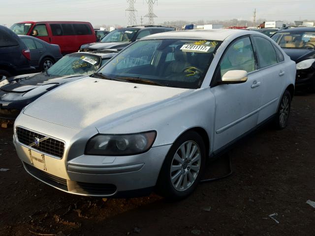 YV1MS382X42017458 - 2004 VOLVO S40 2.4I SILVER photo 2