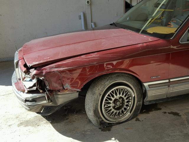 1LNLM82F0LY605817 - 1990 LINCOLN TOWN CAR S MAROON photo 9