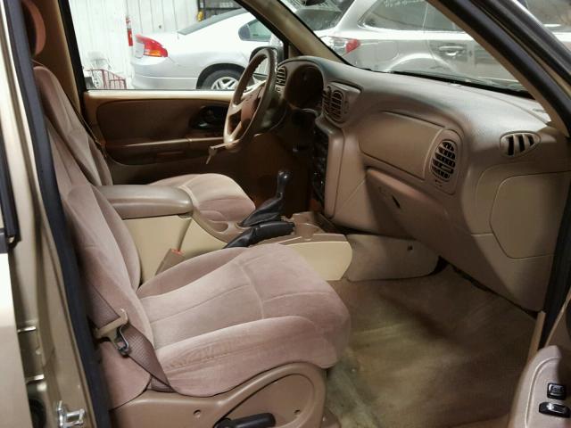 1GNDT13S942443535 - 2004 CHEVROLET TRAILBLAZE TAN photo 5