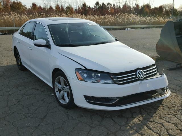 1VWBH7A3XDC071694 - 2013 VOLKSWAGEN PASSAT SE WHITE photo 1