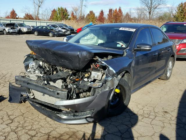 1VWAH7A30DC122535 - 2013 VOLKSWAGEN PASSAT S GRAY photo 2