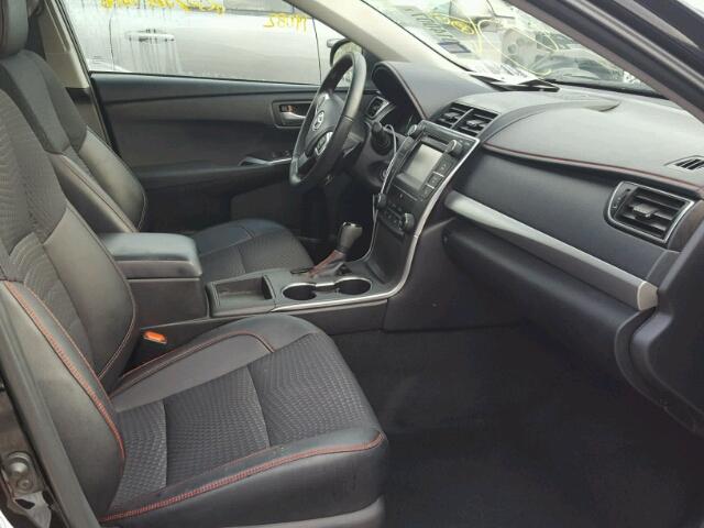 4T1BF1FK8FU878696 - 2015 TOYOTA CAMRY LE შავი ფოტო 5