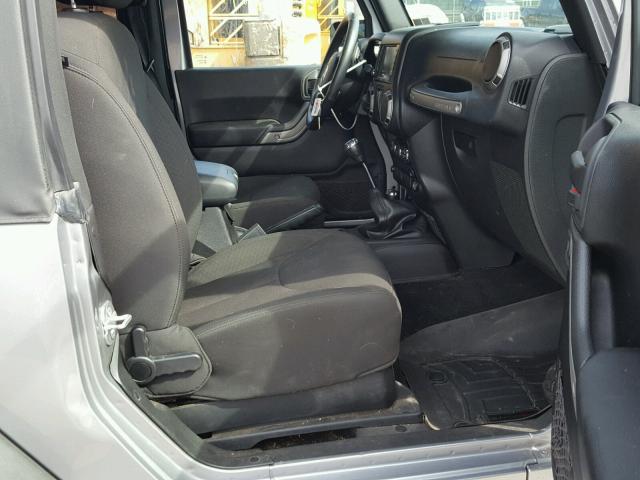 1C4GJWAG2FL747696 - 2015 JEEP WRANGLER S Արծաթագույն լուսանկար 5