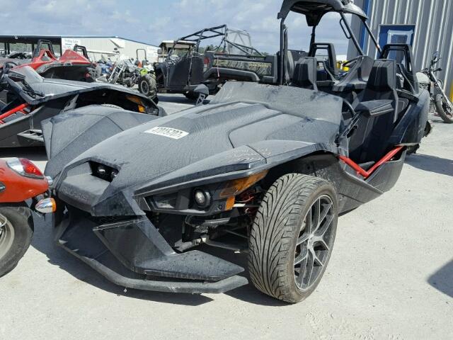 57XAAPFA7G5109151 - 2016 POLARIS SLINGSHOT BLACK photo 2