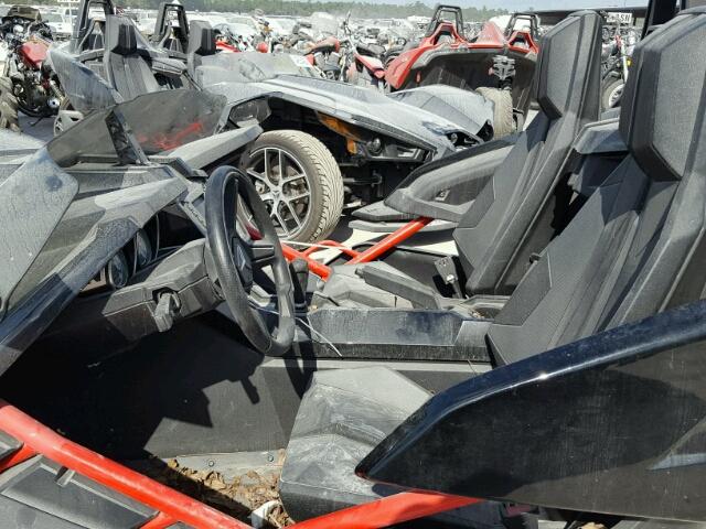 57XAAPFA7G5109151 - 2016 POLARIS SLINGSHOT BLACK photo 5