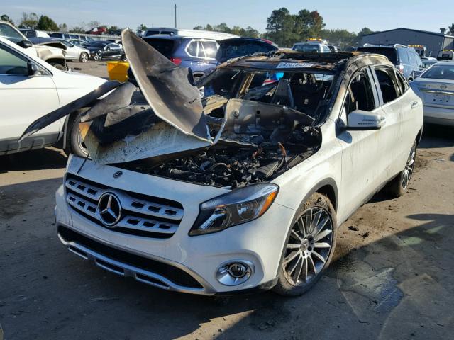 WDCTG4EB0JJ421474 - 2018 MERCEDES-BENZ GLA 250 WHITE photo 2