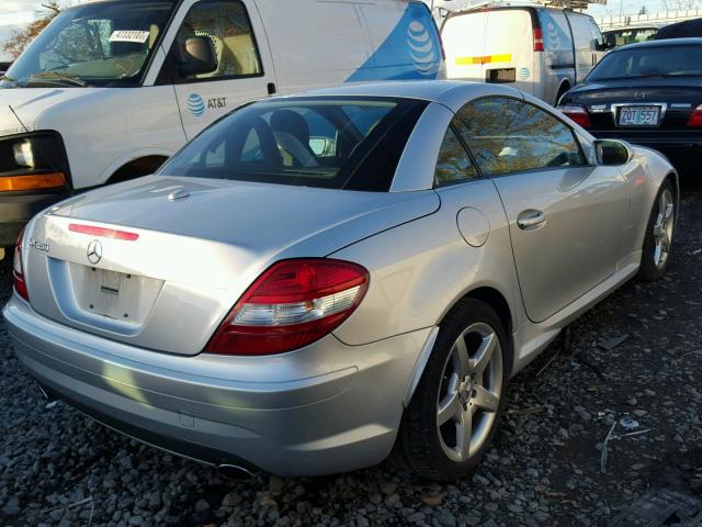 WDBWK56F46F103388 - 2006 MERCEDES-BENZ SLK 350 SILVER photo 4