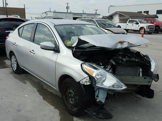 3N1CN7AP4FL824150 - 2015 NISSAN VERSA S SILVER photo 1