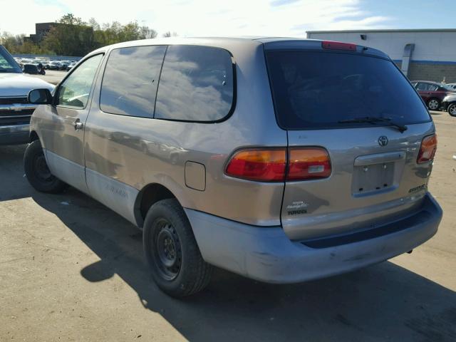 4T3GF19C0WU082932 - 1998 TOYOTA SIENNA CE TAN photo 3