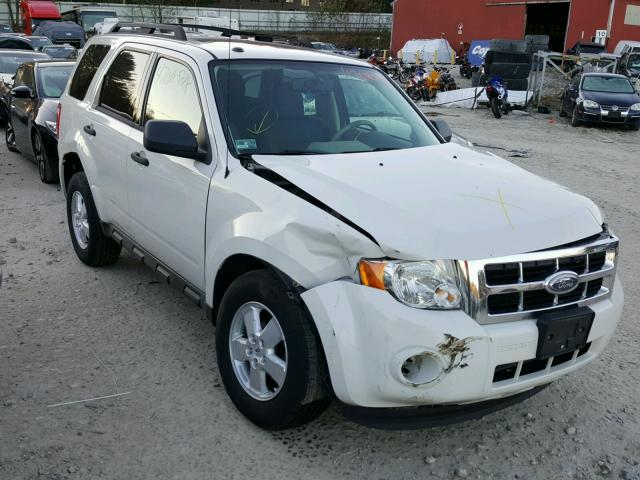 1FMCU9D77AKA42597 - 2010 FORD ESCAPE XLT WHITE photo 1