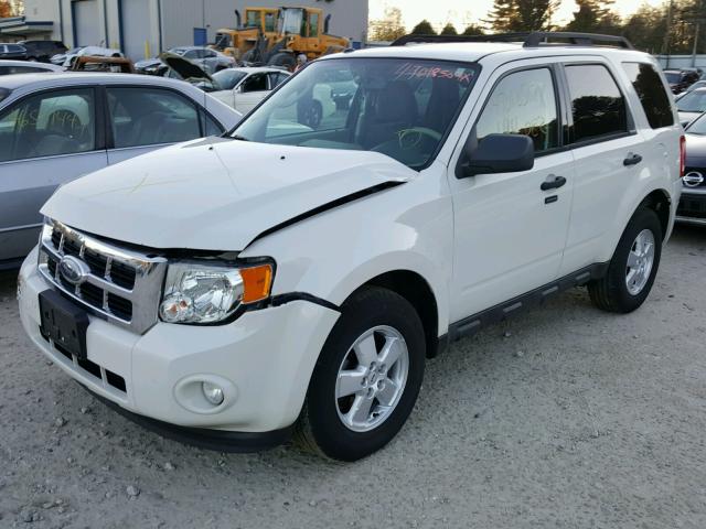 1FMCU9D77AKA42597 - 2010 FORD ESCAPE XLT WHITE photo 2