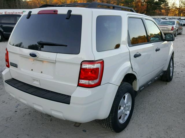 1FMCU9D77AKA42597 - 2010 FORD ESCAPE XLT WHITE photo 4