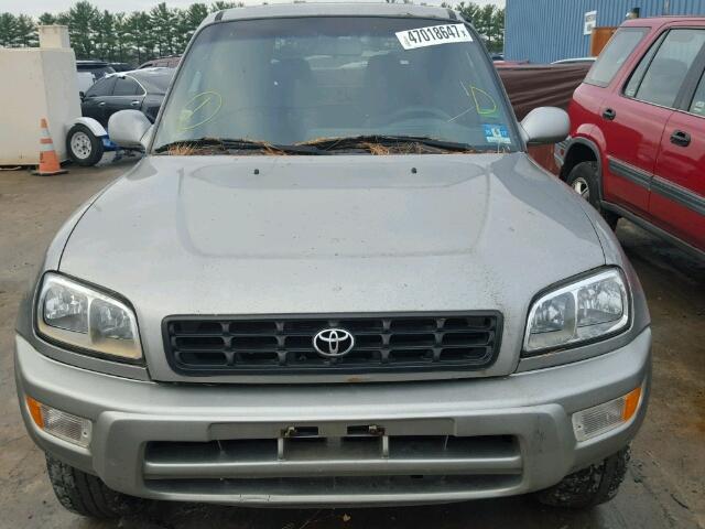 JT3HP10V1X7143075 - 1999 TOYOTA RAV4 SILVER photo 9