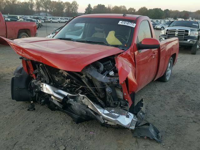 1GCEC14JX7Z585729 - 2007 CHEVROLET SILVERADO RED photo 2