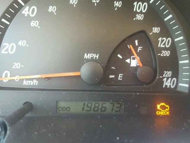 4T1BE32K32U071937 - 2002 TOYOTA CAMRY LE 白色 照片 8