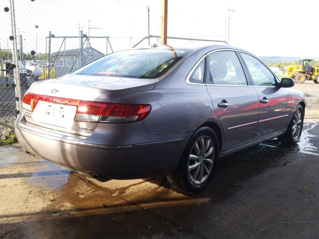 KMHFC46F78A304528 - 2008 HYUNDAI AZERA SE GRAY photo 4