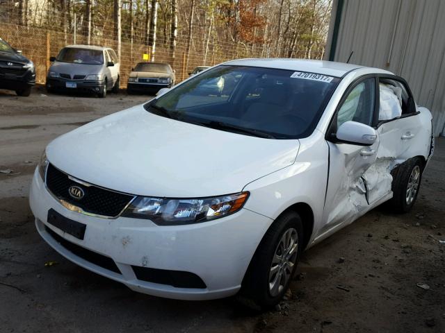 KNAFU4A2XA5808606 - 2010 KIA FORTE EX WHITE photo 2