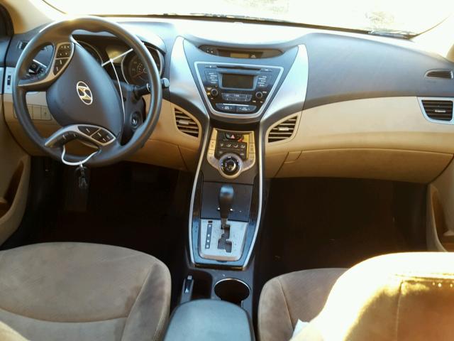 5NPDH4AEXDH388519 - 2013 HYUNDAI ELANTRA GL GRAY photo 9