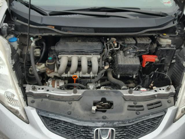 JHMGE8H42AC007066 - 2010 HONDA FIT SPORT GRAY photo 7