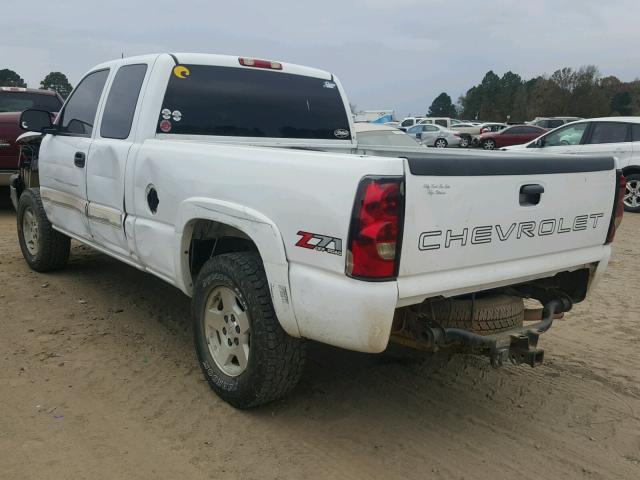 1GCEK19T15E190775 - 2005 CHEVROLET SILVERADO WHITE photo 3