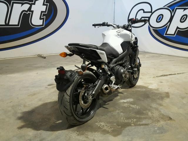 JYARN53E9HA002294 - 2017 YAMAHA FZ09 WHITE photo 4