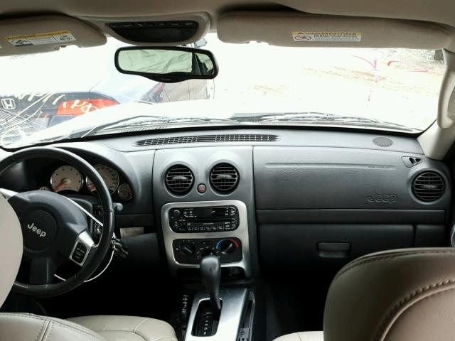 1J8GL58K63W725735 - 2003 JEEP LIBERTY LI SILVER photo 9