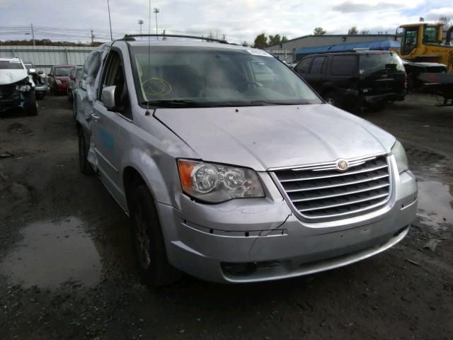 2A8HR54P38R143760 - 2008 CHRYSLER TOWN & COU SILVER photo 1