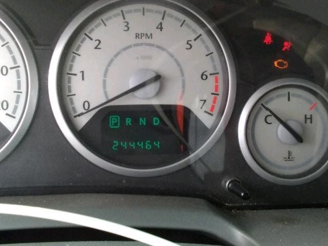 2A8HR54P38R143760 - 2008 CHRYSLER TOWN & COU SILVER photo 8