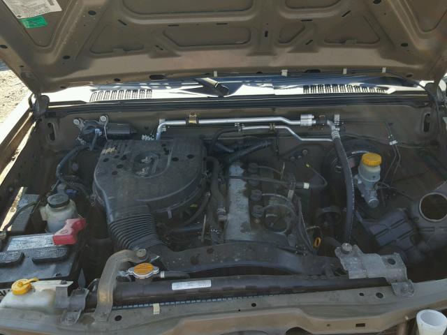 1N6DD26S52C384303 - 2002 NISSAN FRONTIER K BROWN photo 7