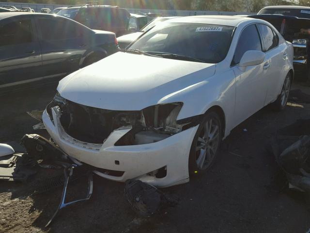 JTHBK262062000163 - 2006 LEXUS IS 250 WHITE photo 2