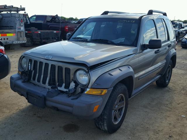 1J4GK38K95W706916 - 2005 JEEP LIBERTY RE SILVER photo 2