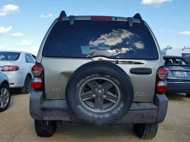 1J4GK38K95W706916 - 2005 JEEP LIBERTY RE SILVER photo 9