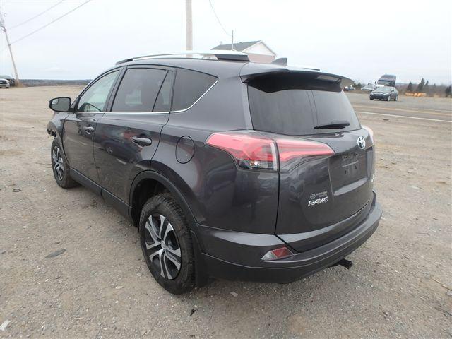 2T3BFREV1GW465117 - 2016 TOYOTA RAV4 LE GRAY photo 3