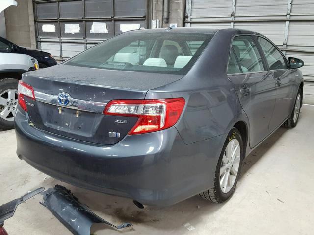 4T1BD1FK0EU111722 - 2014 TOYOTA CAMRY HYBR GRAY photo 4