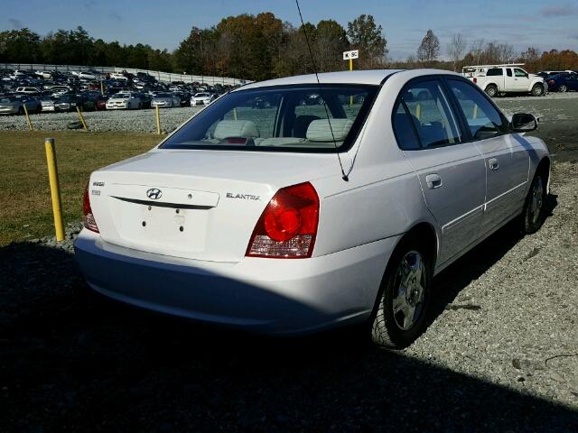 KMHDN46D05U973640 - 2005 HYUNDAI ELANTRA GL WHITE photo 4