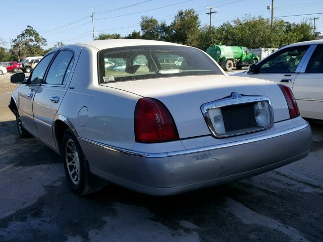 1LNHM82W2YY900317 - 2000 LINCOLN TOWN CAR S WHITE photo 3