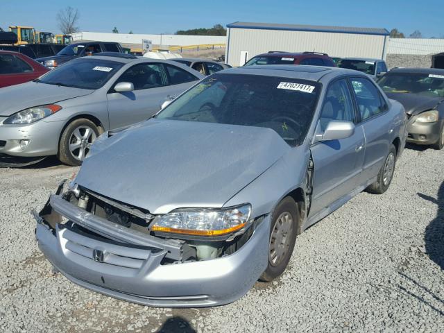 1HGCG66831A039204 - 2001 HONDA ACCORD EX SILVER photo 2