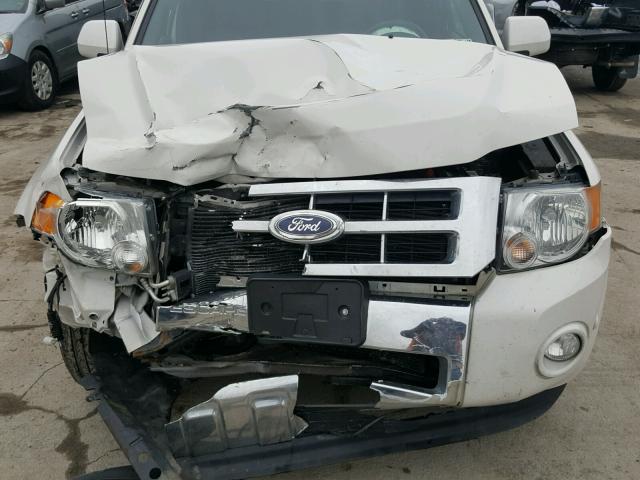 1FMCU9E77CKC50755 - 2012 FORD ESCAPE LIM WHITE photo 7