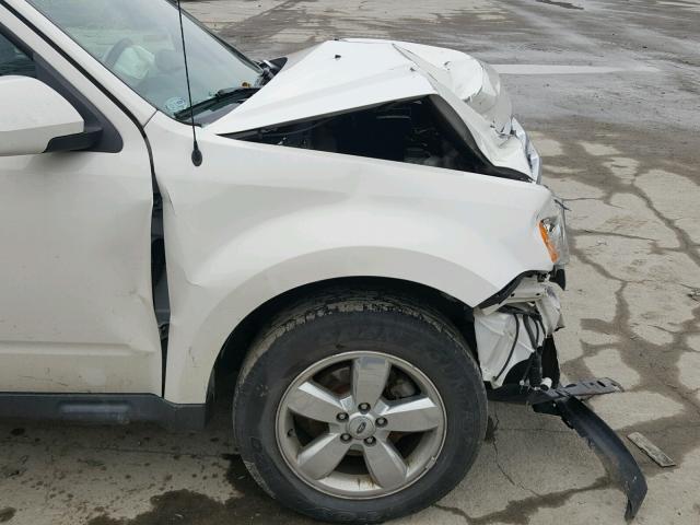 1FMCU9E77CKC50755 - 2012 FORD ESCAPE LIM WHITE photo 9