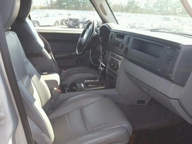 1J8HG48K86C209322 - 2006 JEEP COMMANDER SILVER photo 5